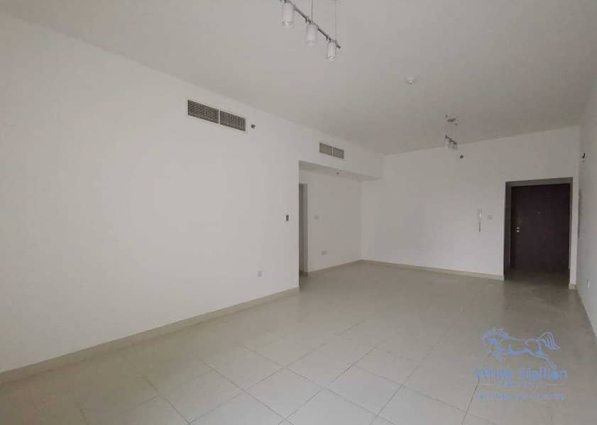 3 57K + CLOSED KITCHEN + SEMI FURNISHED 2BHK IN A HIGH END BUILDING