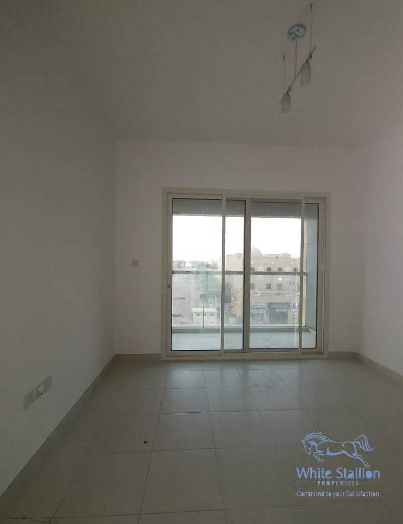 7 57K + CLOSED KITCHEN + SEMI FURNISHED 2BHK IN A HIGH END BUILDING