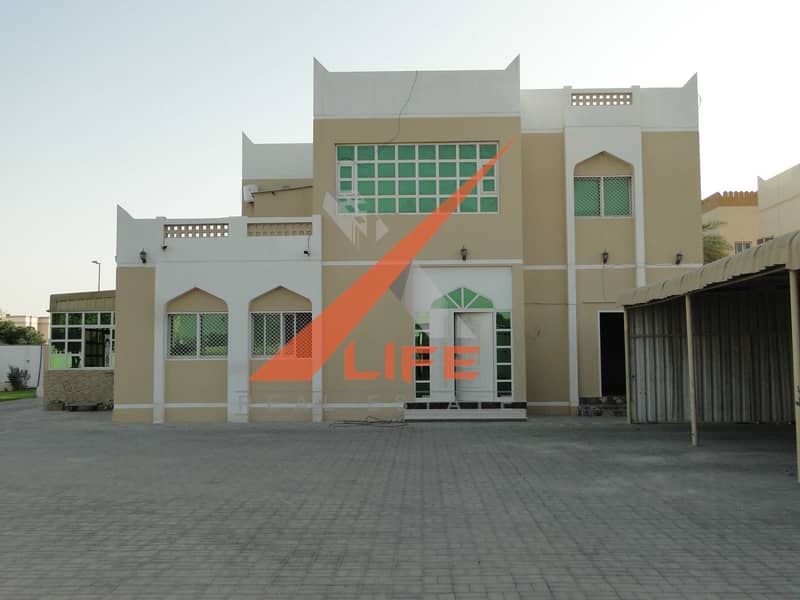 for sale huge and privet villa near all facility in the most luxurious place al raqayb sharjah