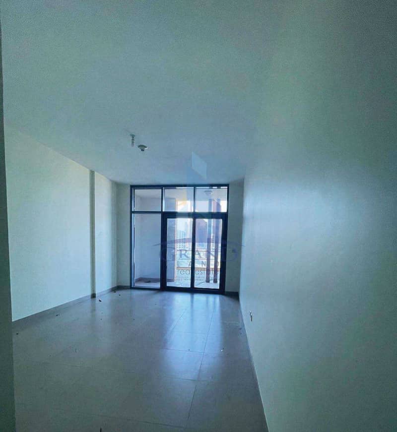 7 Spacious 3 bed Apt With Full Canal View For Rent
