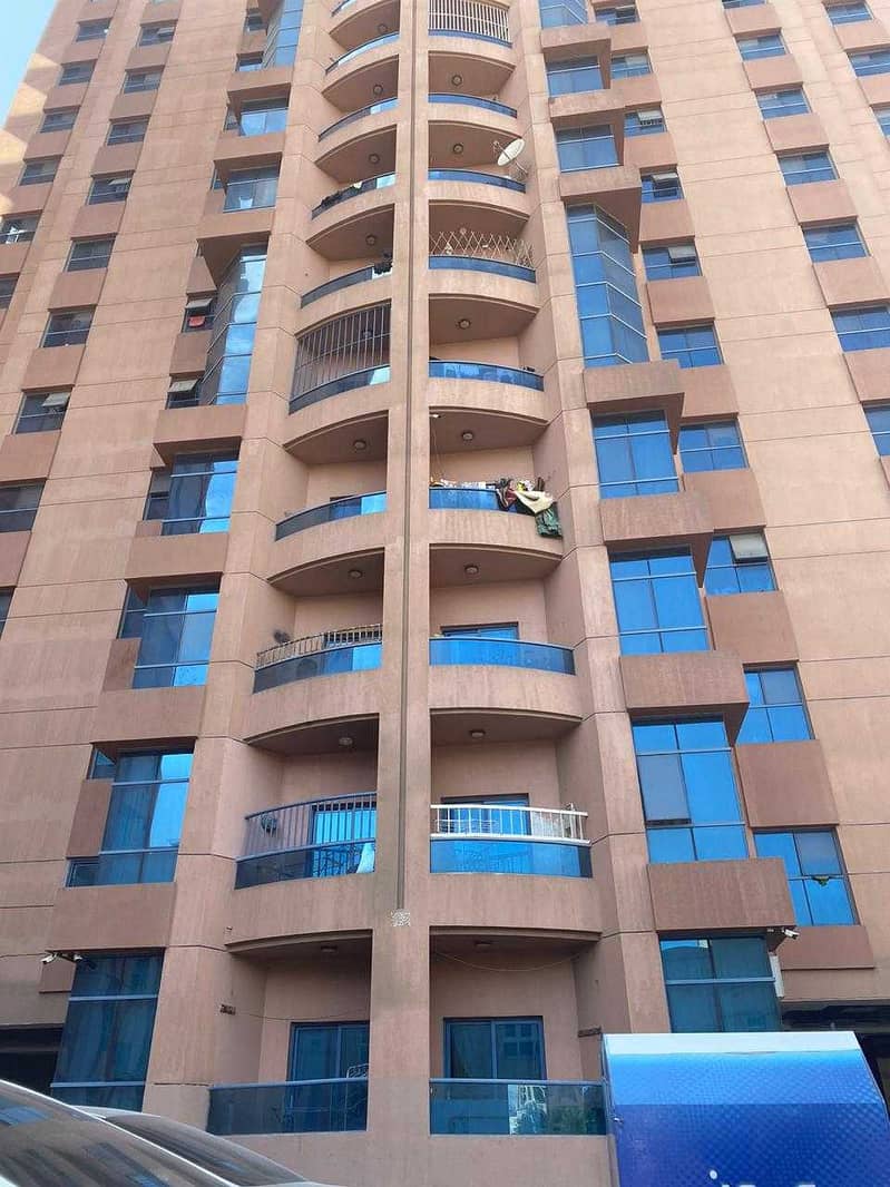 For sale apartment 3 rooms, a hall, 2 balcony, 4 bathrooms and a maid room in Al Naeem Towers, an area of ​​2366 square feet, with very excellent income
