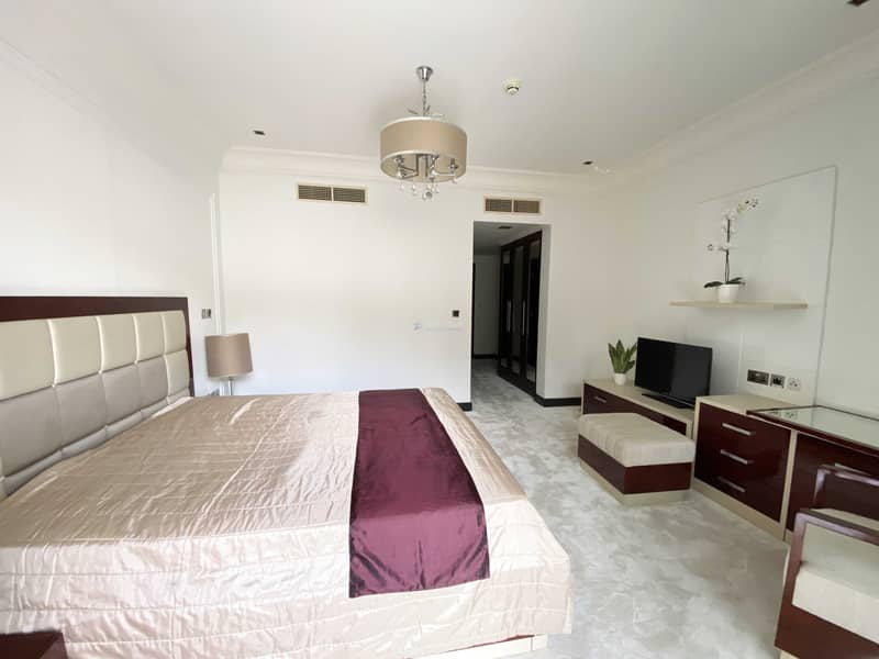 2 Upgraded 2 Bed with private garden in Grandeur