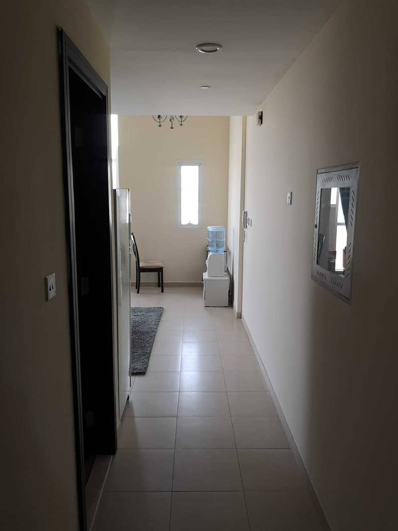 6 WELL MAINTAINED & FURNISHED 1 BEDROOM FLAT WITH BALCONY AVAILABLE IN SILICON GATES 4