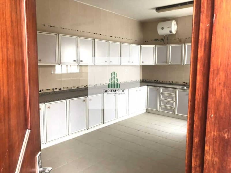 15 7 BR Spacious Villa Available for Rent in Mushrif