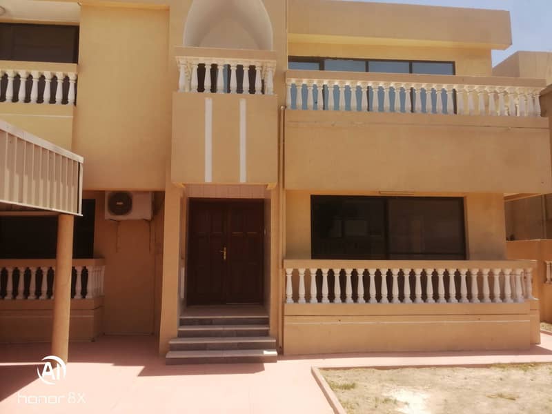 2 Months Free Well Maintained D/S  split a/c v pvt ent and garage ,garden ,service block