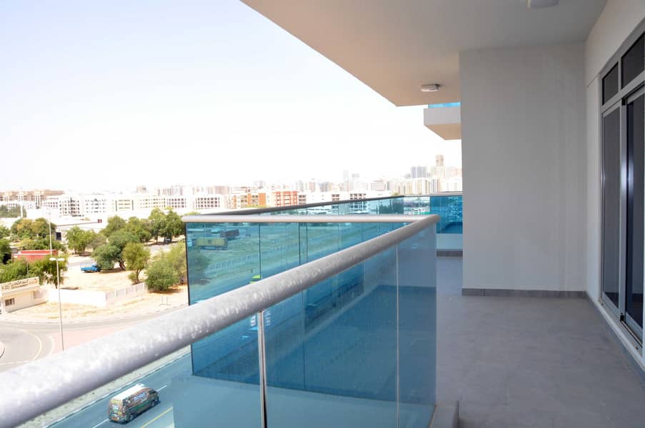 3 amazing luxury 2 bedroom apartment with 1 month free and free parking