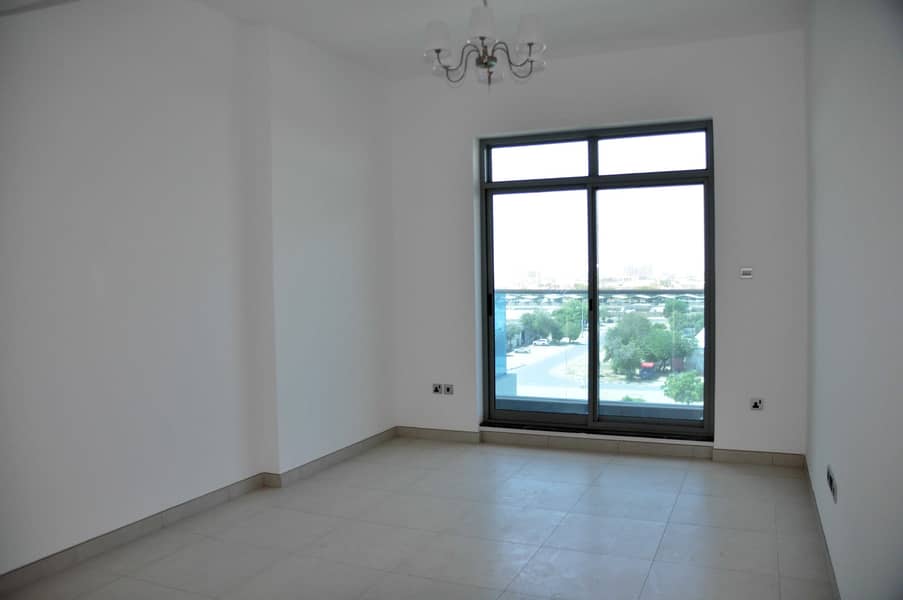 4 amazing luxury 2 bedroom apartment with 1 month free and free parking