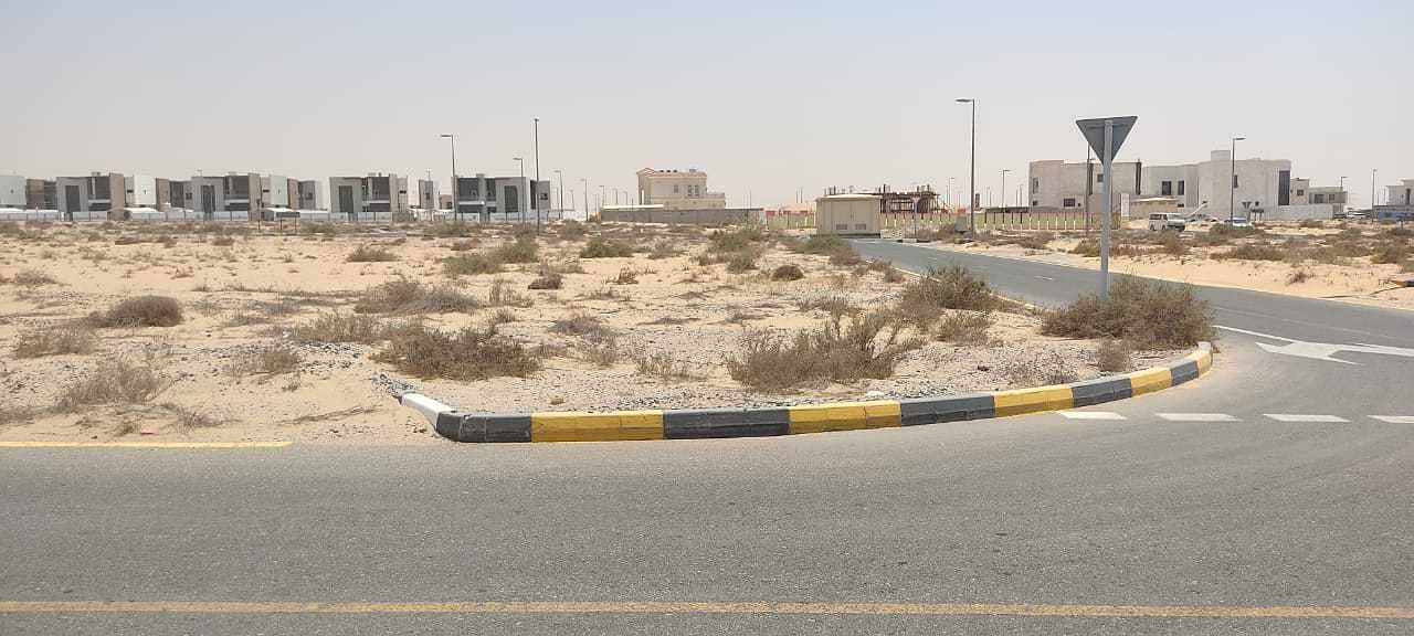 للبيع ثلاث قطع متلاصقين منهم قطعة زاوية للبيع ثلاث قطع متلاصقين منهم قطعة زاوية