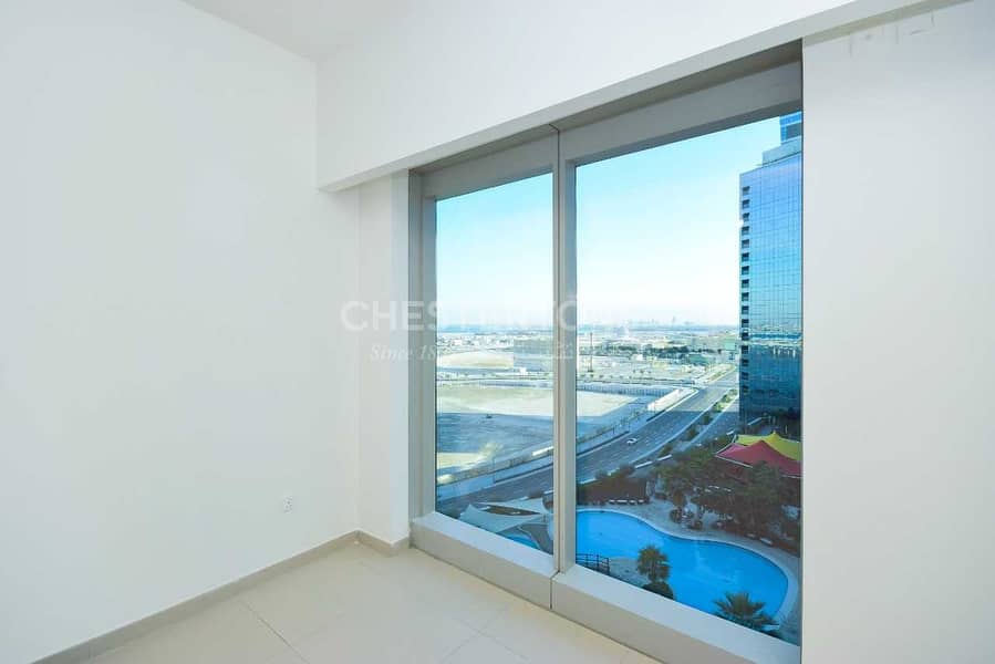 6 Live In This Stunning Unit Terrific & Spacious 1 BR