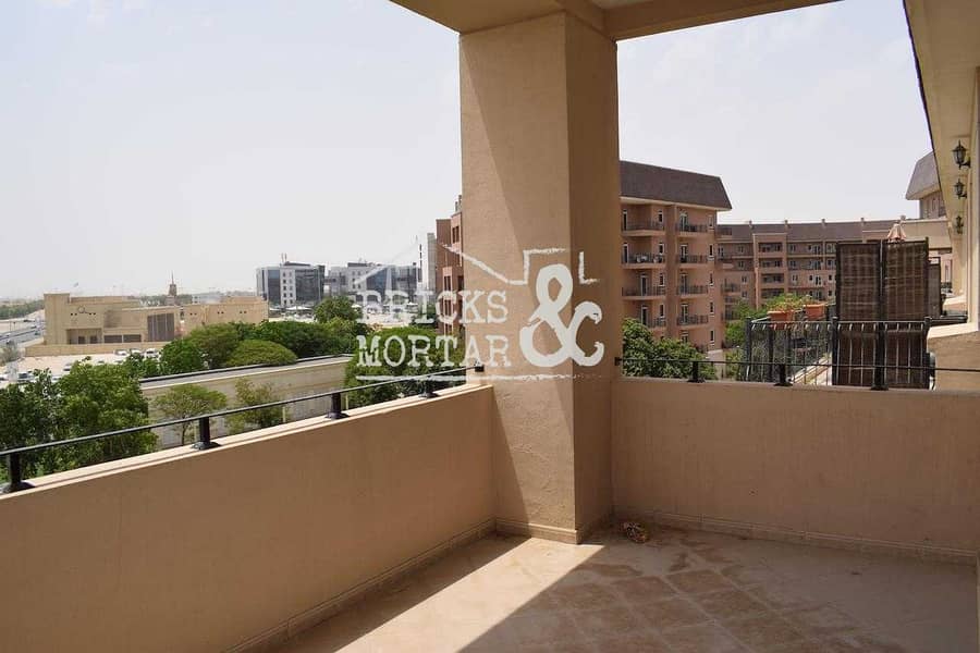2 4 Cheques | Large apartment | Garden Views