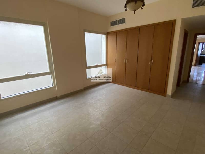Spacious 2 Bedroom Apartment with Amazing View of the City