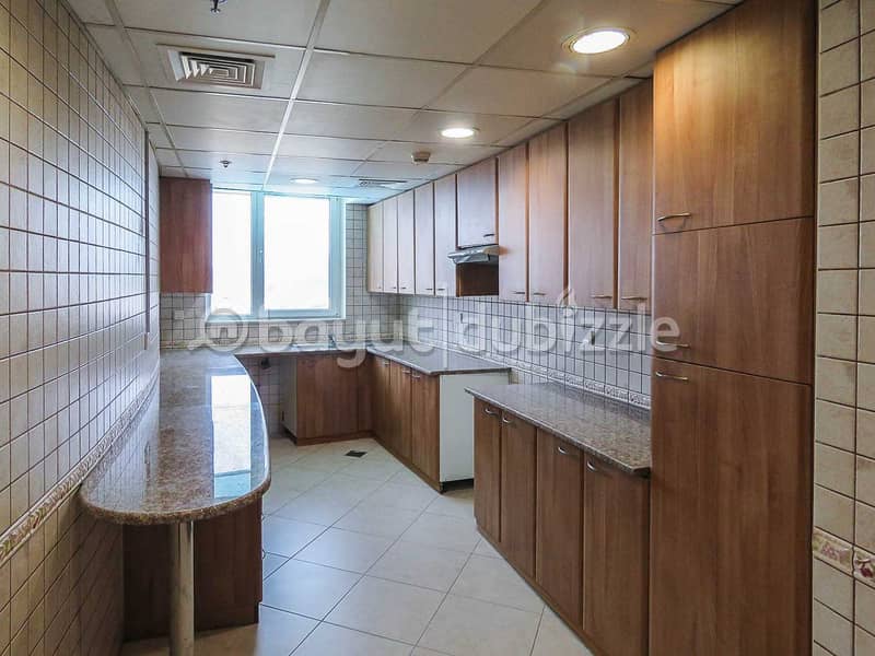 2 No Agency Commission! 2 Bedroom  Bright and Spacious