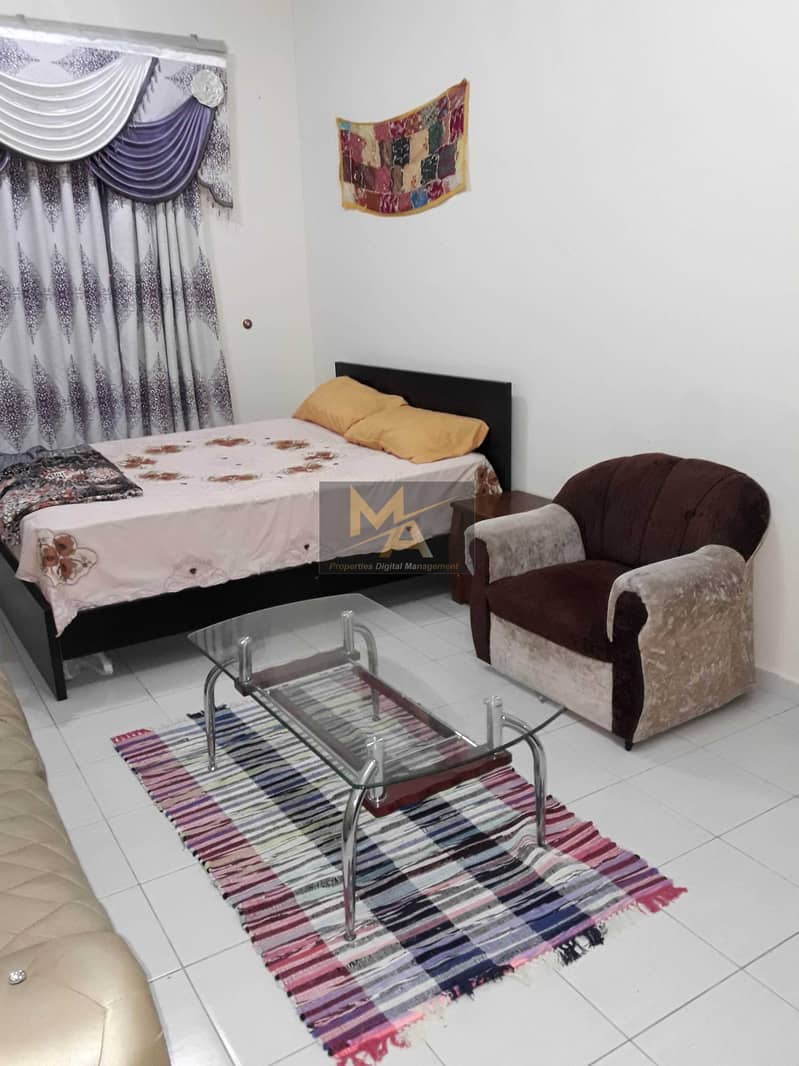 شقة في الحي اليوناني المدينة العالمية 1 غرف 150 درهم 5114146