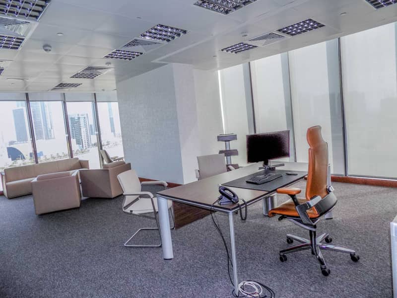 10 Corner and spacious office direct from landlord