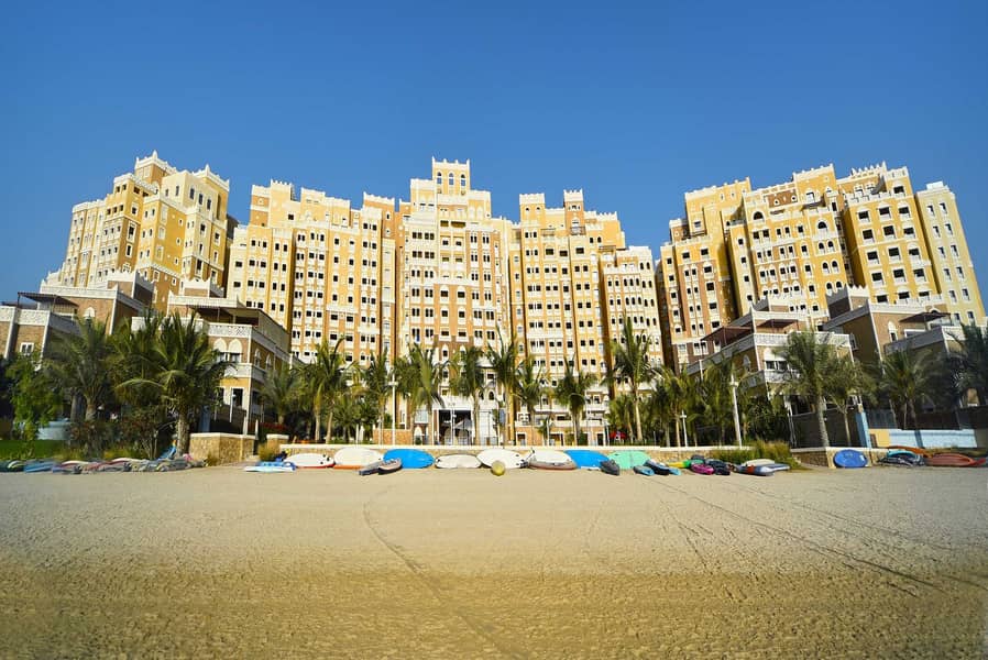 The Laurels at Palm Jumeirah with Private Pool - Available for Monthly, Weekly & Daily
