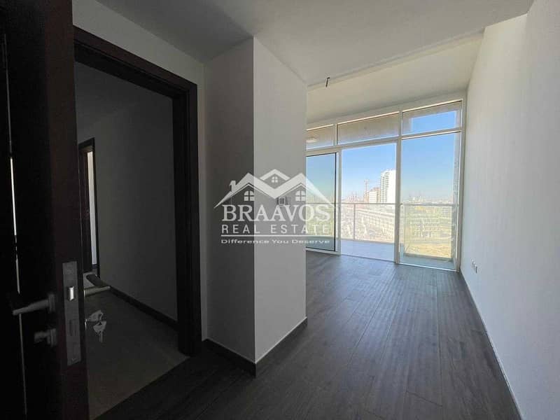 4 Fantastic Open View | Large Modern Apartment