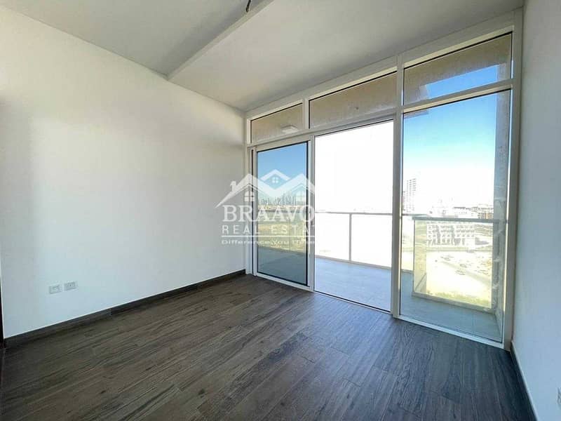 10 Fantastic Open View | Large Modern Apartment