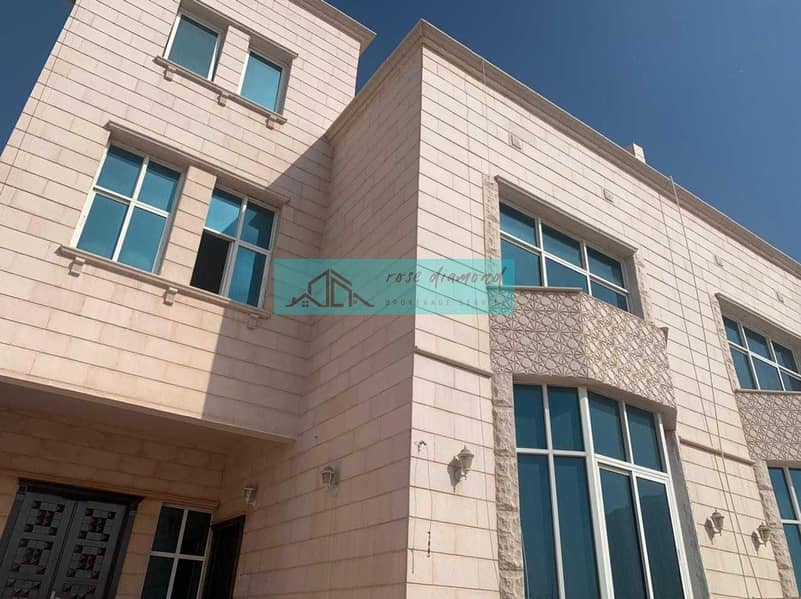 Villa in a coumpond in khalifa city a with private entrance 140000 yearly