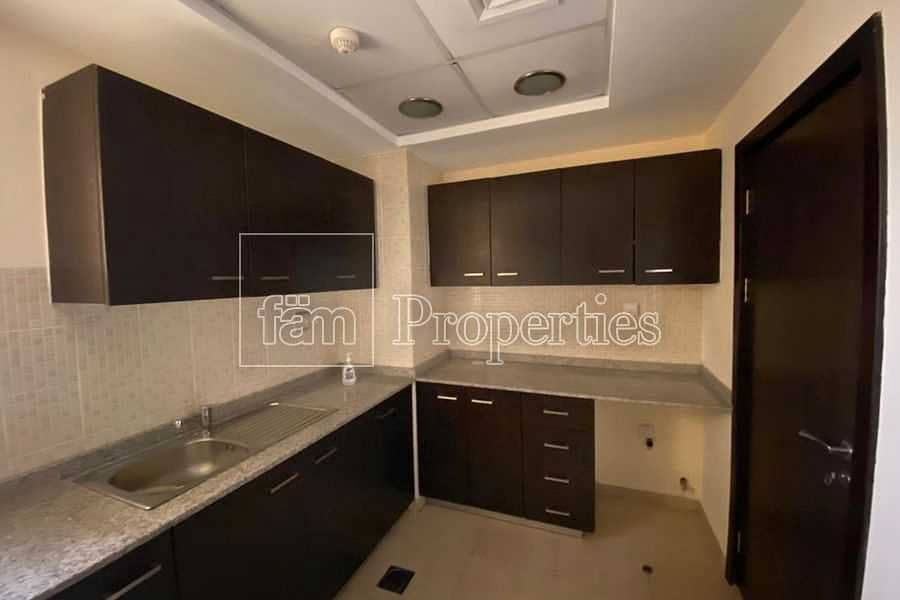 4 One Bedroom With Closed Kitchen Available For Rent