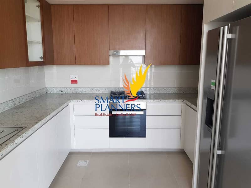 30 EYE CATCHING VIEW | CHILLER FREE | EXCELLENT 2BHK