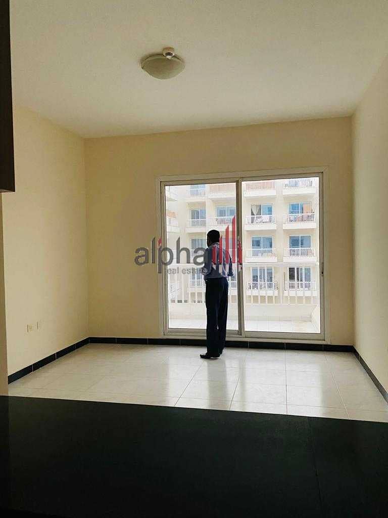 19 Huge 2 bedroom Apartment for rent with pool view