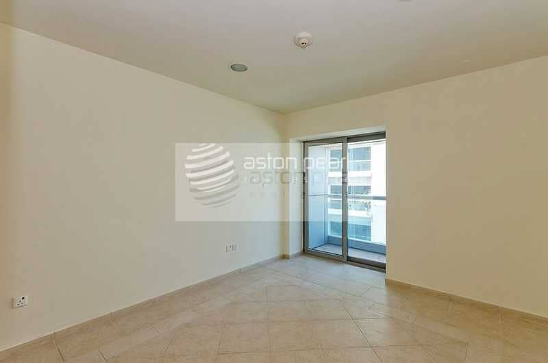 10 Spacious 3 BR w/ Balcony | Vacant Now | Sea View