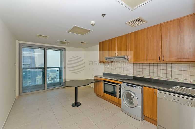 17 Spacious 3 BR with Balcony | Vacant Now | Sea View