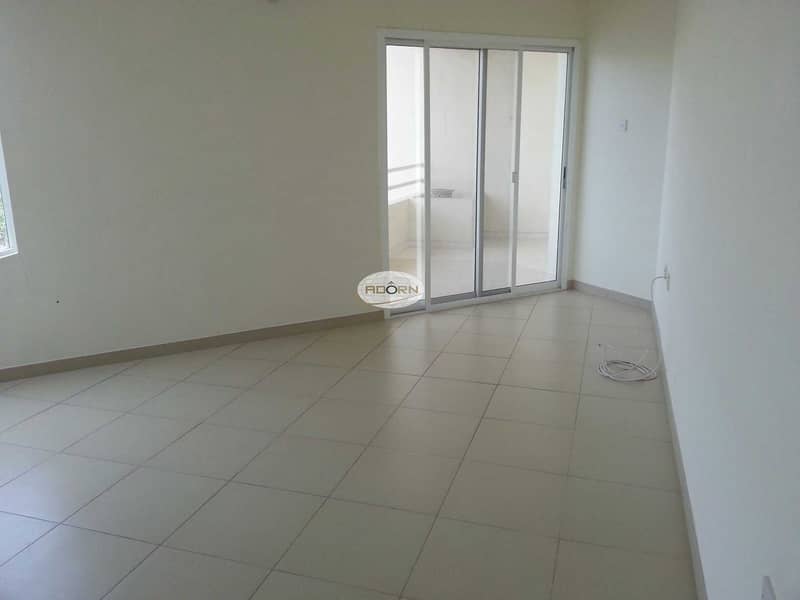 6 Excellent 3 bedroom plus study compound villa  with shared pool in Umm Suqeim 2