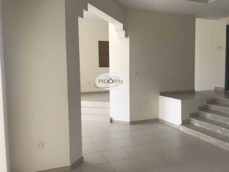 17 Excellent 3 bedroom plus study compound villa  with shared pool in Umm Suqeim 2
