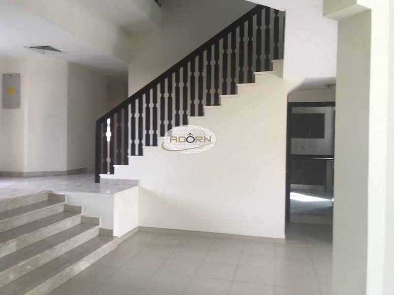 18 Excellent 3 bedroom plus study compound villa  with shared pool in Umm Suqeim 2