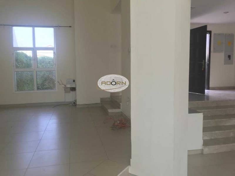 19 Excellent 3 bedroom plus study compound villa  with shared pool in Umm Suqeim 2