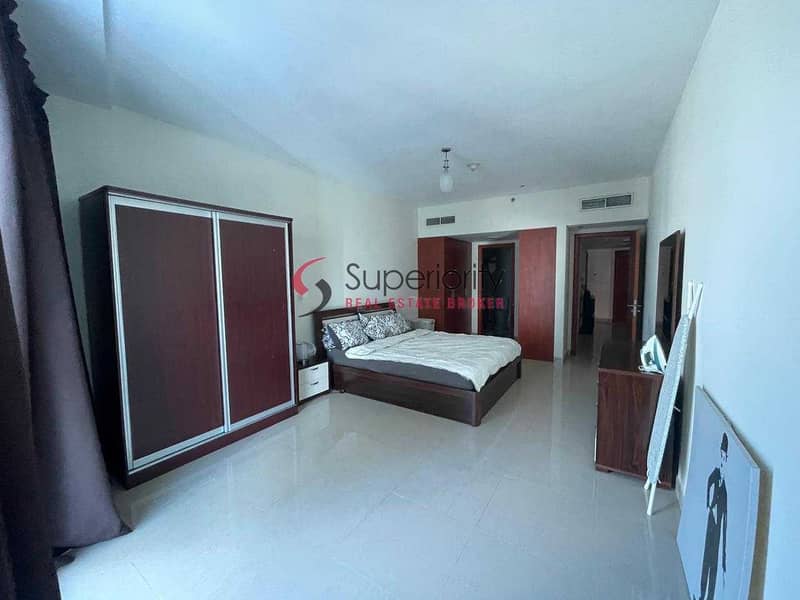 10 Spacious 1 Bedroom | Good Layout | Furnished