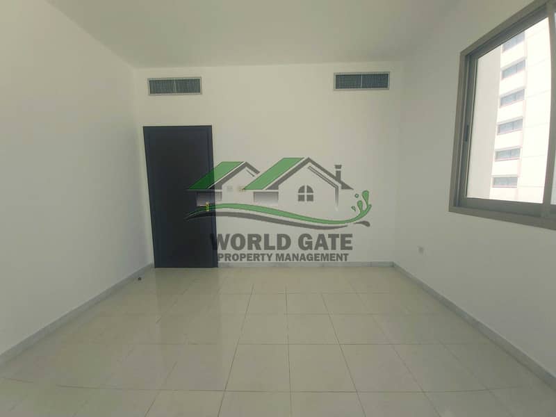 4 Fully renovated 1Bhk with balcony near in World Trade Centre