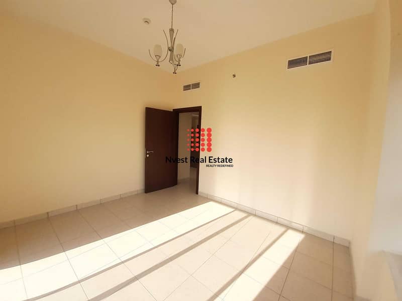 6 1 Month Free |Spacious  & Bright | Well Maintained |