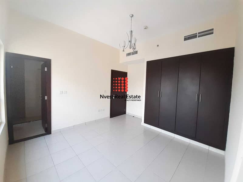 9 1 Month Free |Spacious  & Bright | Well Maintained |