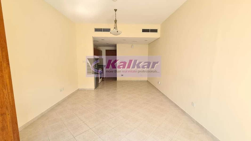 Spacious studio with parking  | Unfurnished  | High Floor