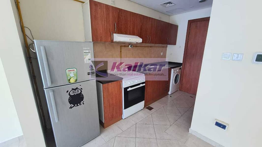 6 Spacious studio with parking  | Unfurnished  | High Floor