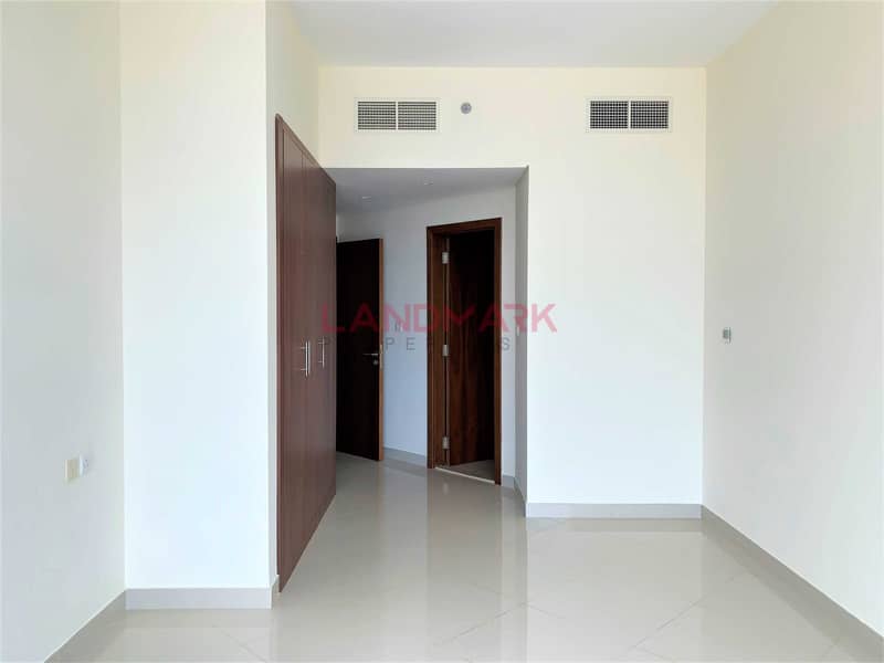 13 Modern 1BR | Luxury tower | High Floor | Closed Balcony | City View | Covered Parking