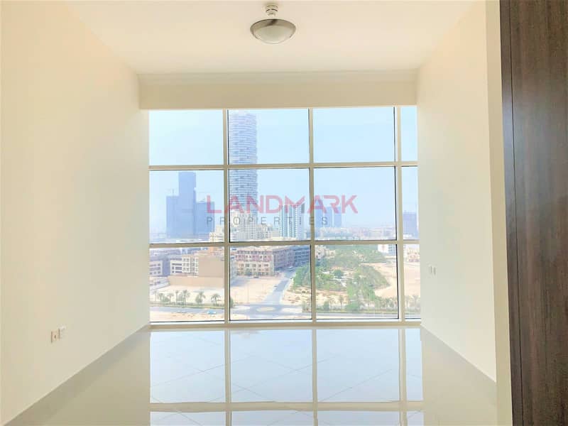 14 Modern 1BR | Luxury tower | High Floor | Closed Balcony | City View | Covered Parking