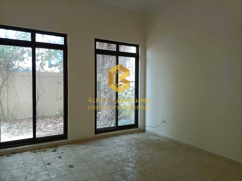 11 For Rent Villa In Compound In Khalidiya Area