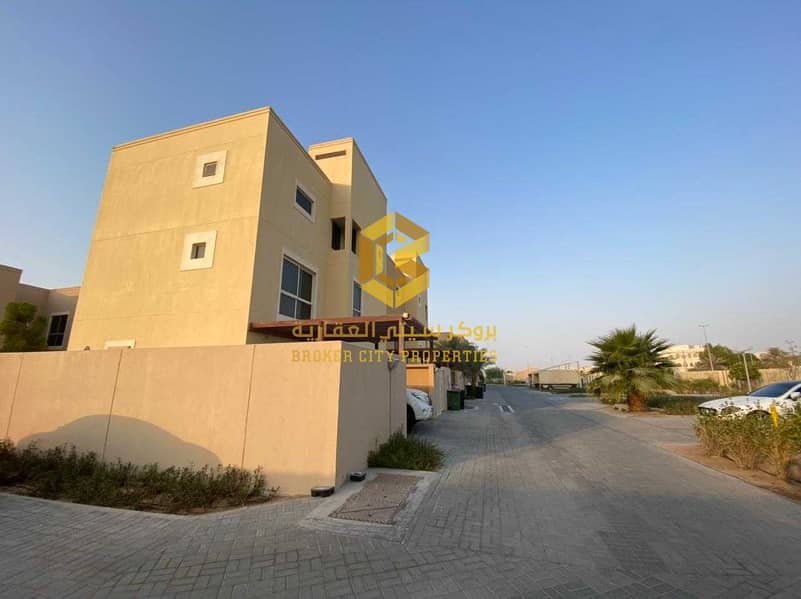 3 For sale A villa in Khalifa city