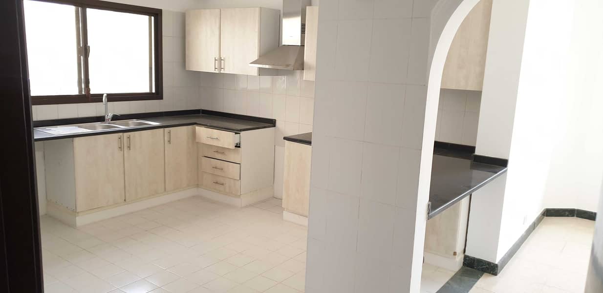 4 MODERN NEWER VILLA WITH PRIVATE GARDEN AND SHARED POOL IN AL SAFA 2