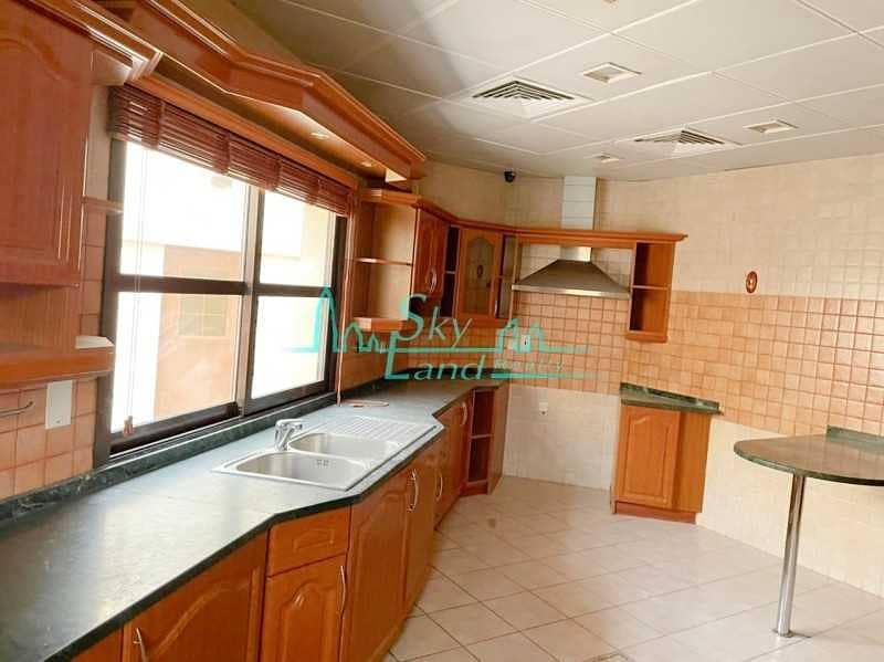 7 Beautiful 5 Bed+M With A Large Garden In Umm Suqeim