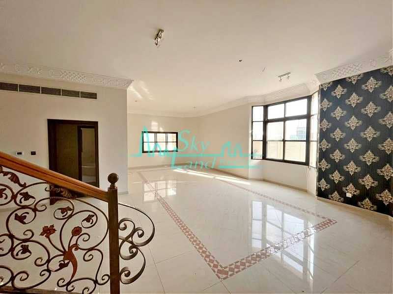 11 Beautiful 5 Bed+M With A Large Garden In Umm Suqeim