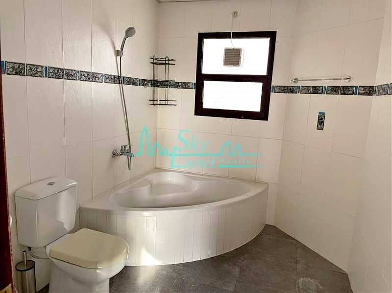 15 Beautiful 5 Bed+M With A Large Garden In Umm Suqeim
