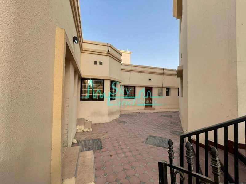 18 Beautiful 5 Bed+M With A Large Garden In Umm Suqeim