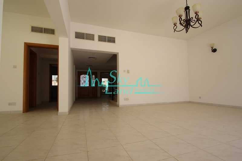 4 Very spacious 4 bed with garden and shared pool Jumeirah 3