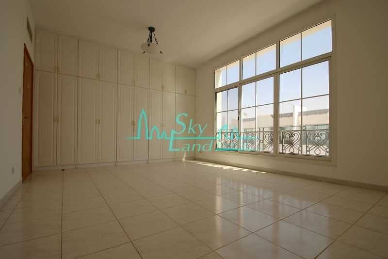 5 Very spacious 4 bed with garden and shared pool Jumeirah 3