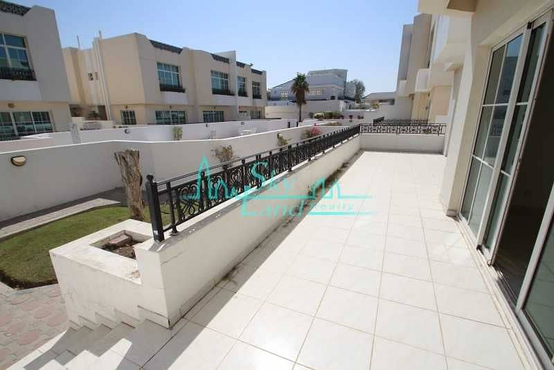 7 Very spacious 4 bed with garden and shared pool Jumeirah 3