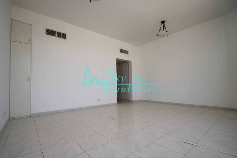 12 Very spacious 4 bed with garden and shared pool Jumeirah 3